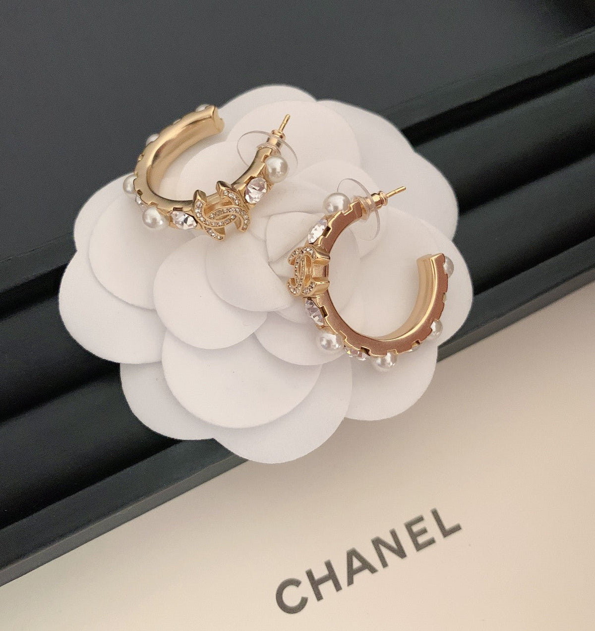 EN – Lux Earring Chanel 035
