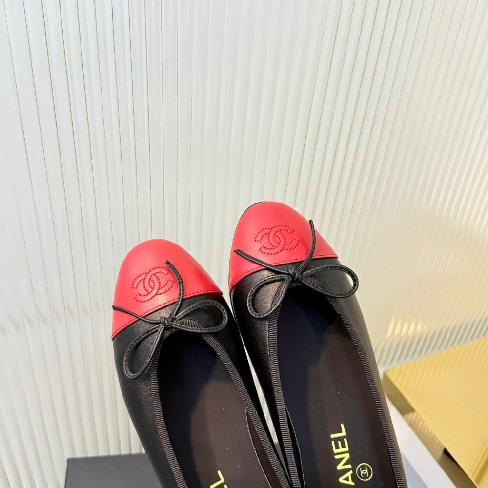 Chanel Crumpled Shiny Cap Toe CC Ballerina Flats Black Red