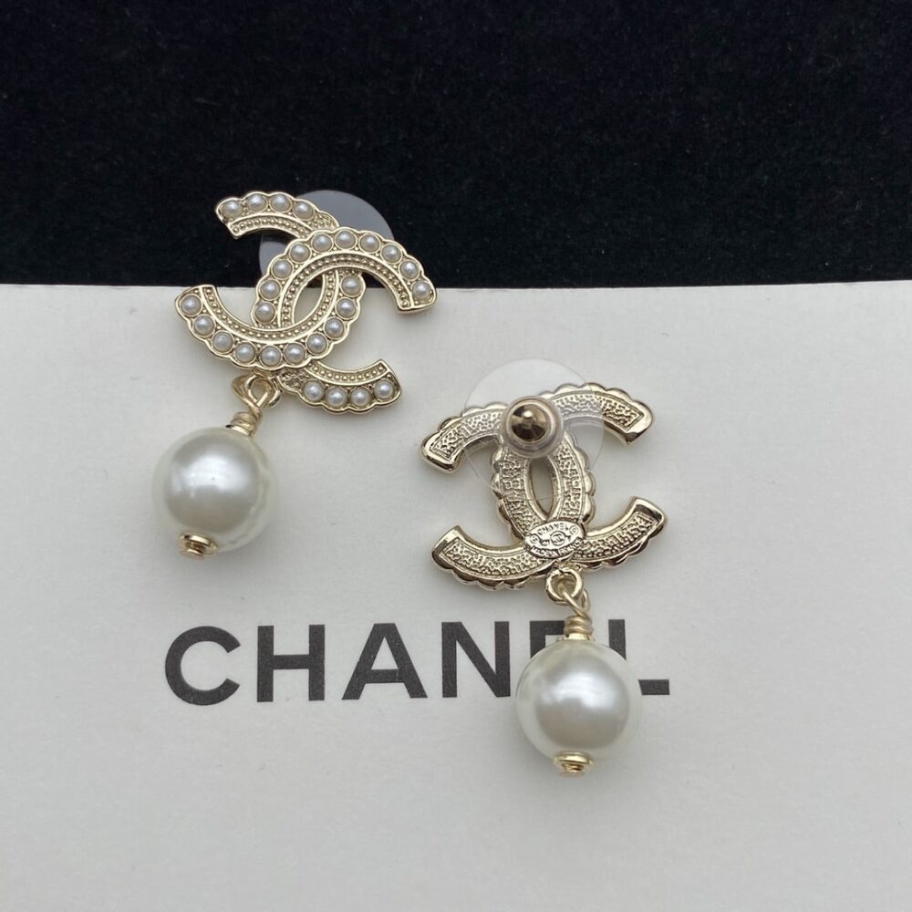 Chanel CC Pearl Gold Earrings