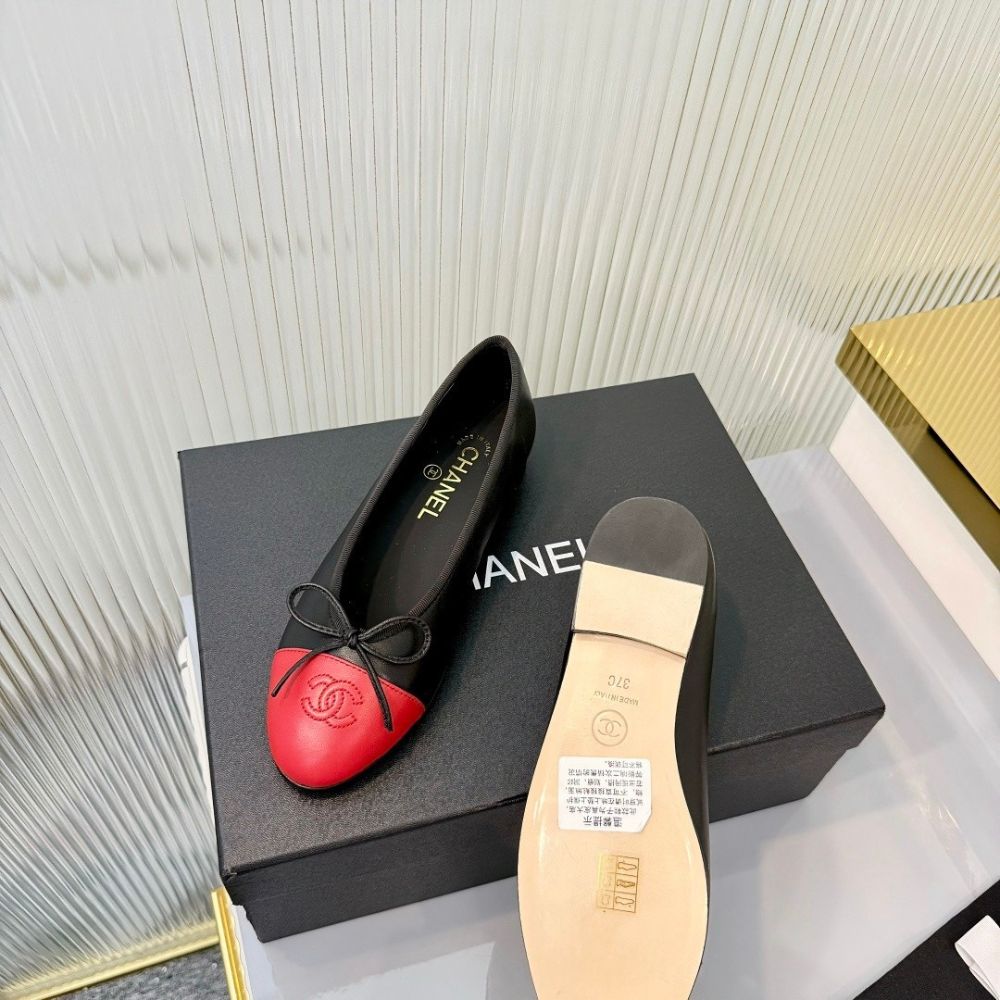 Chanel Crumpled Shiny Cap Toe CC Ballerina Flats Black Red