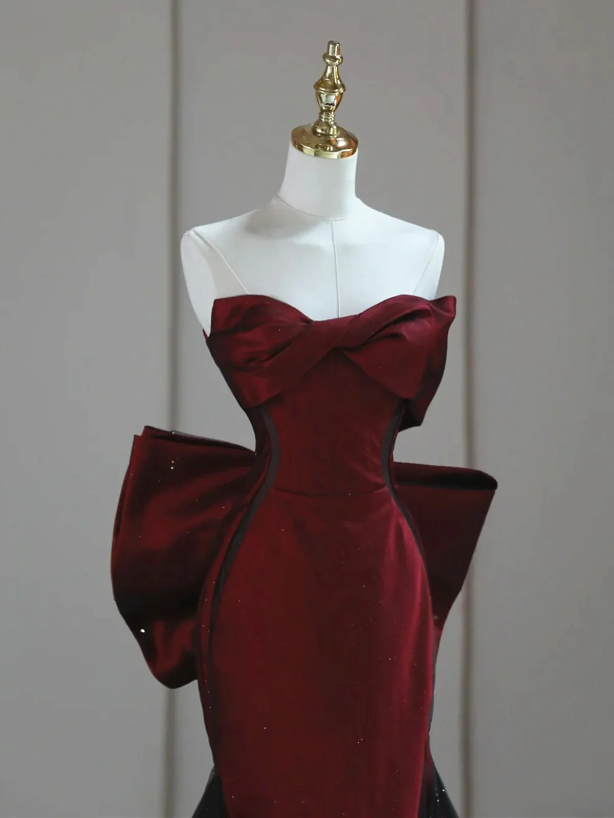 Black and Red Strapless Long Prom Dress Elegant Evening Formal Gown with Bow