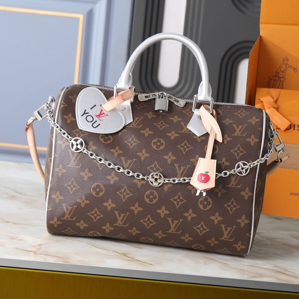 Louis Vuitton 57th Street NYC Speedy Bandoulière 30 Monogram Silver 30cm M27324