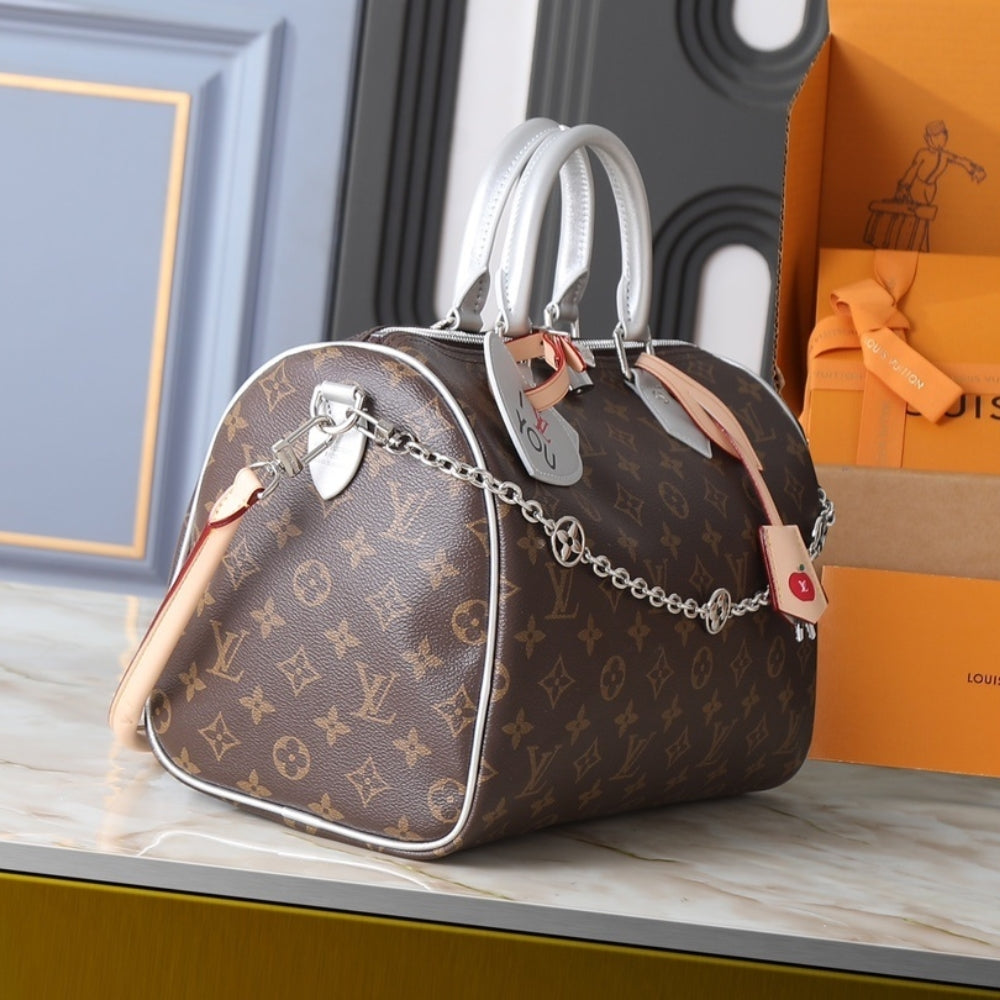 Louis Vuitton 57th Street NYC Speedy Bandoulière 30 Monogram Silver 30cm M27324
