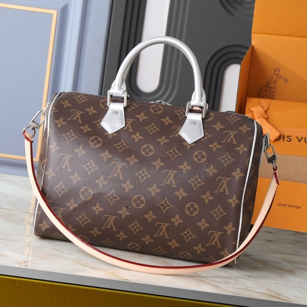Louis Vuitton 57th Street NYC Speedy Bandoulière 30 Monogram Silver 30cm M27324