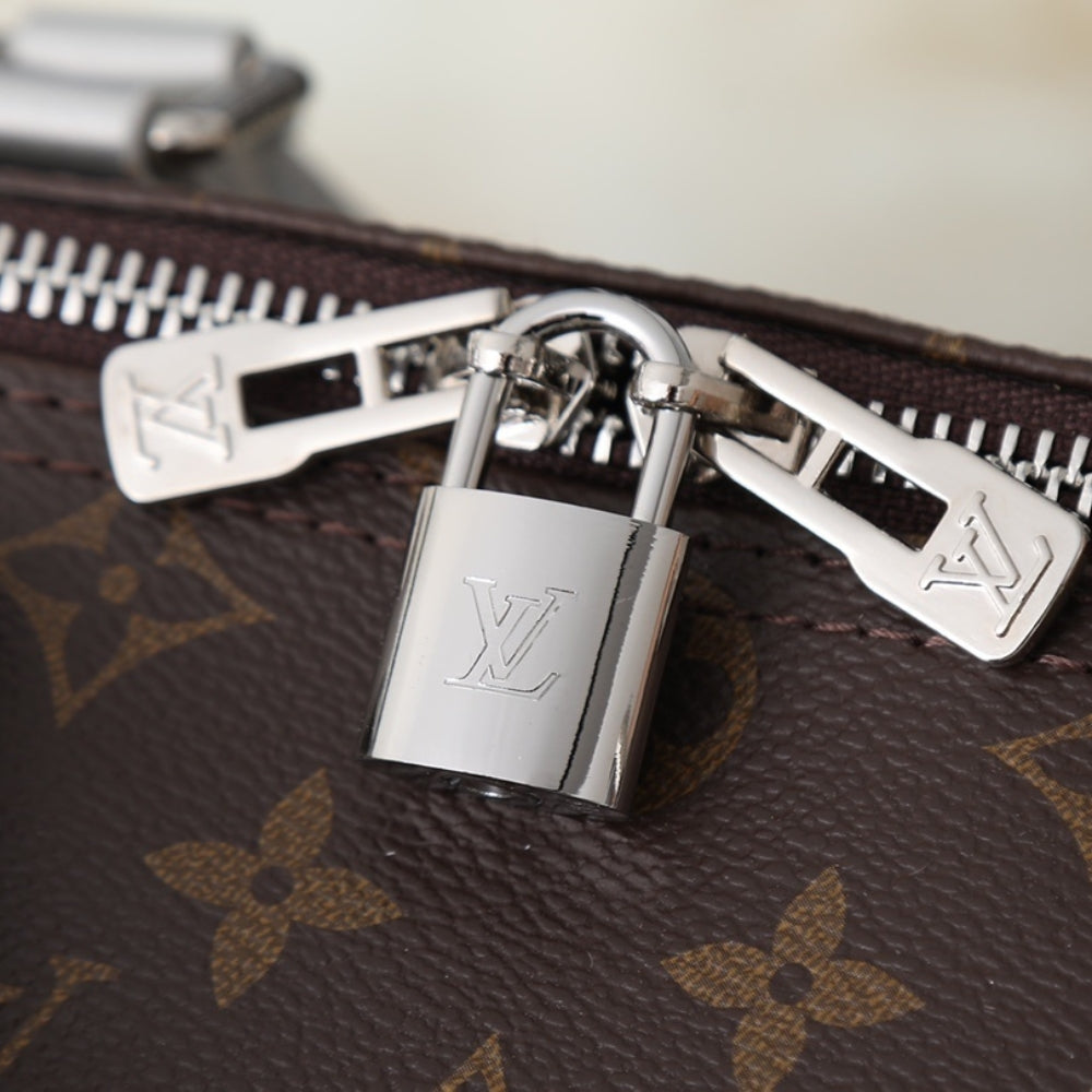 Louis Vuitton 57th Street NYC Speedy Bandoulière 30 Monogram Silver 30cm M27324