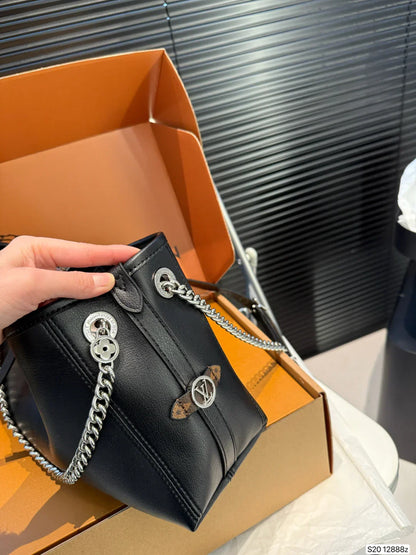 LV Louis Vuitton Carryall Crossbody Bag 26x18cm