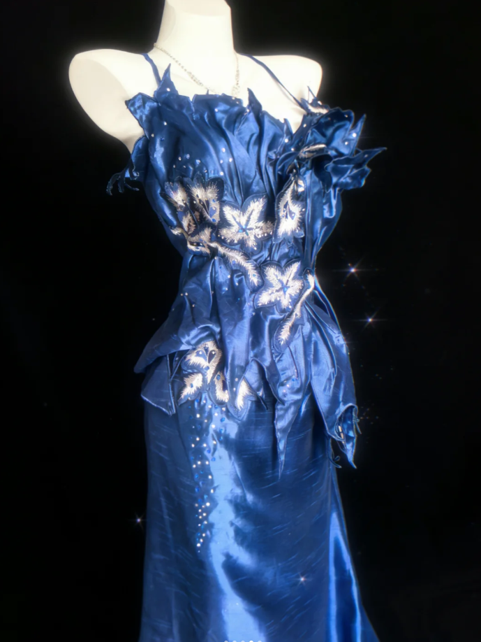 Gorgeous Blue Halter Satin Embroidery Beaded Mermaid Long Evening Dress Prom Gown SP1489