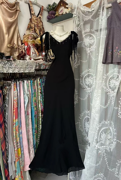 Black halter-neck fitted long ball gown, elegant and sexy R7837