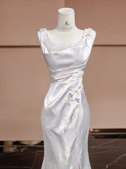 White square-neck, fitted waist, long retro floral patterned ball gown/bridal dress R8310