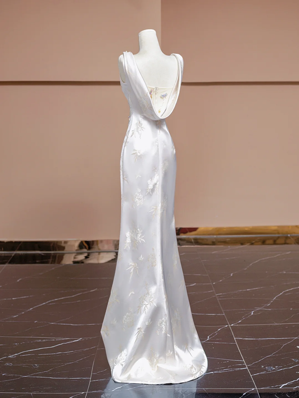 White square-neck, fitted waist, long retro floral patterned ball gown/bridal dress R8310