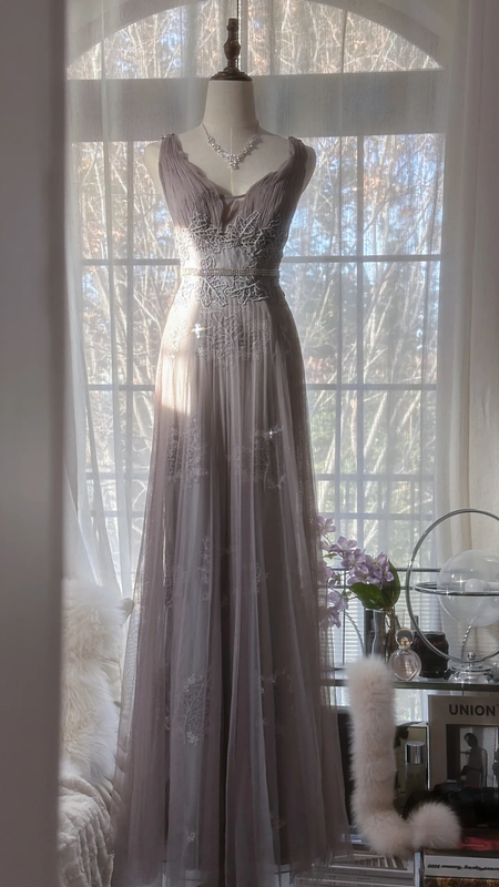 Grayish purple halter-neck fitted long ball gown R7686