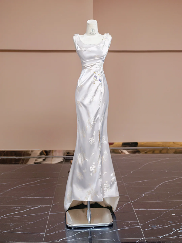 White square-neck, fitted waist, long retro floral patterned ball gown/bridal dress R8310