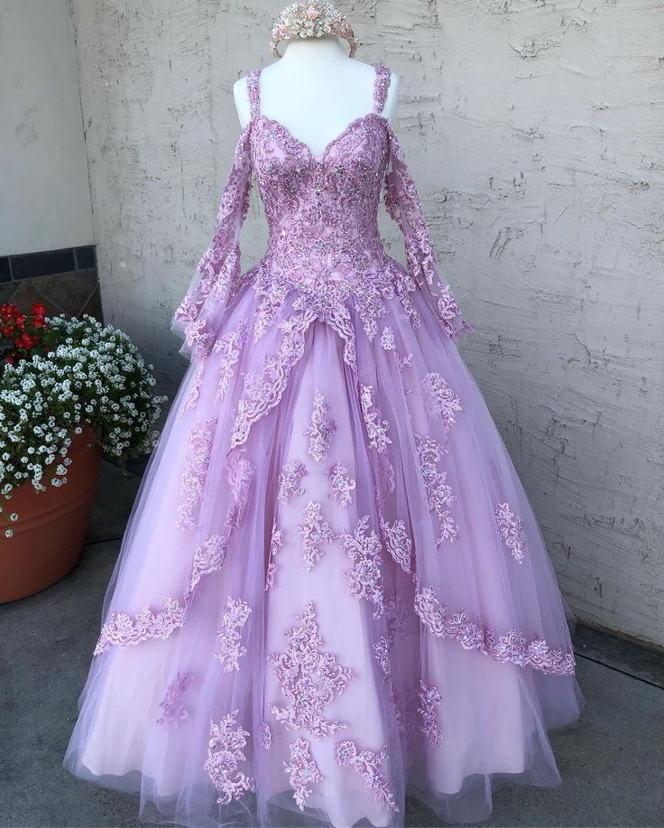 Long Sleeve Quinceanera Dress Prom Ball Gowns Lace Applique Beaded Cold Shoulder Corset Back Prom Sweet 16 Dress