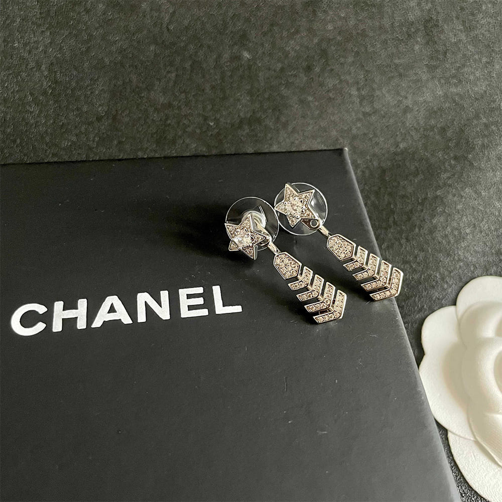 CHANEL LUNE DE CHANEL SINGLE CLIP EARRINGS
