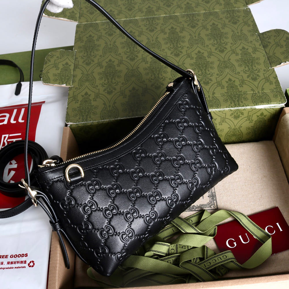 Gucci GG Emblem small shoulder bag