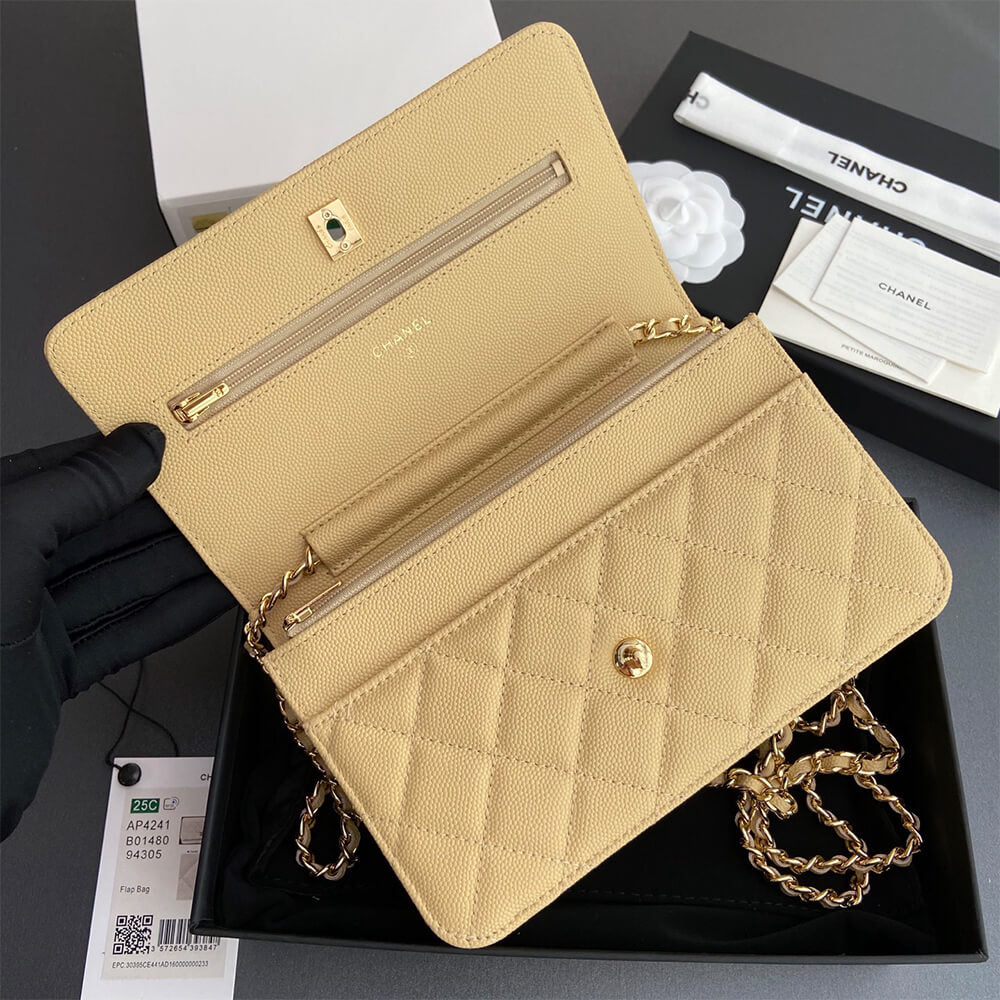 CHANEL Classic Wallet On Chain