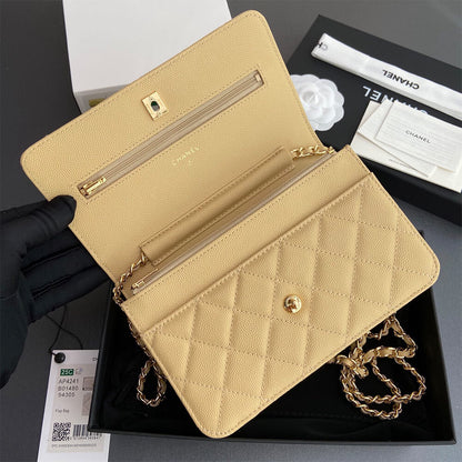 CHANEL Classic Wallet On Chain