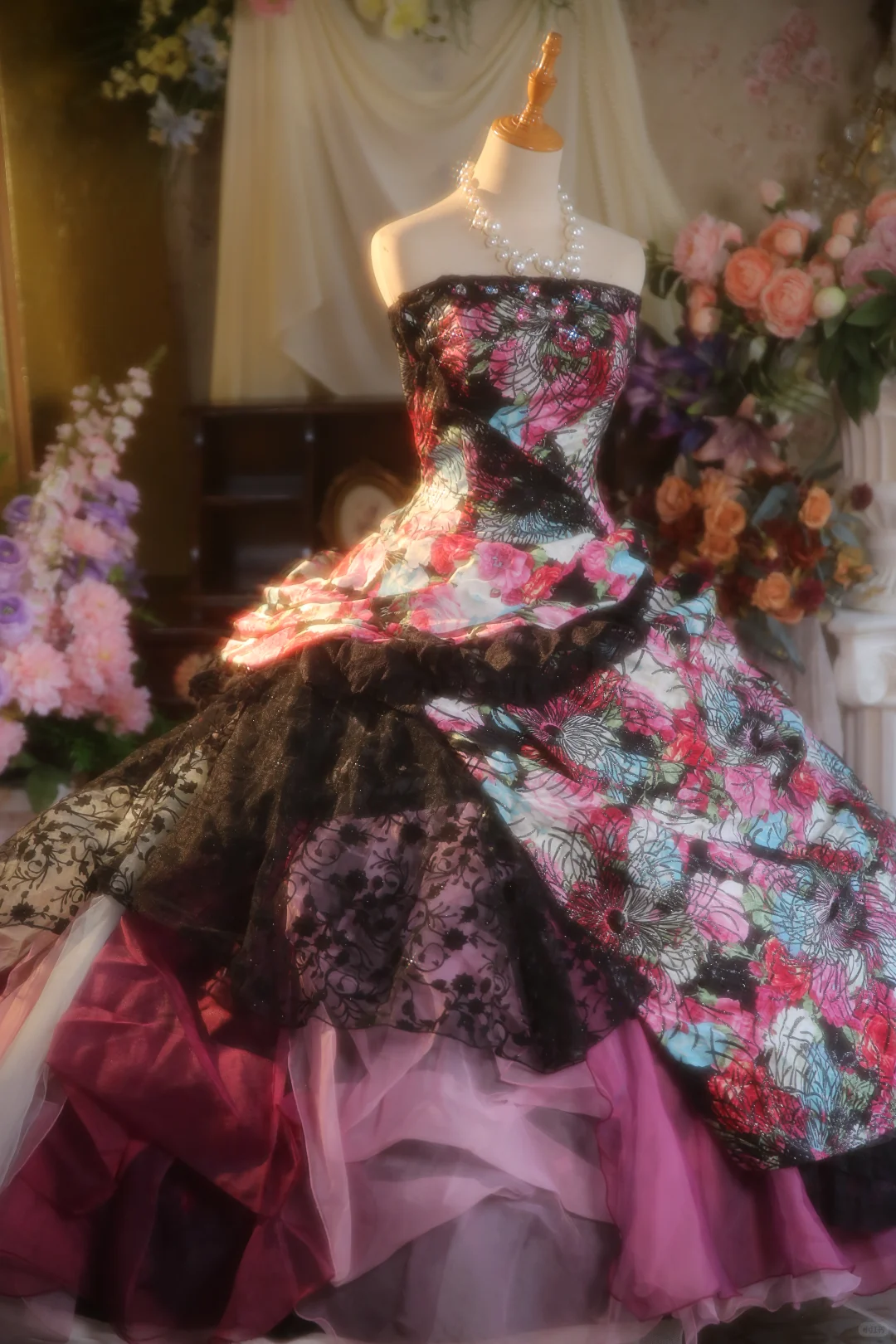 Vintage Floral Print Strapless Layered Lace Tulle Sweet 15 Quinceanera Ball Gown TP5510