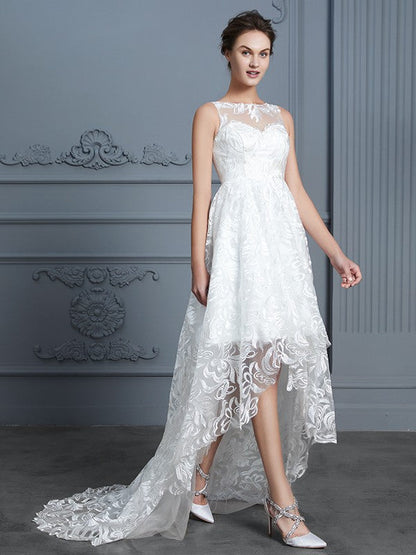 A-Line/Princess Scoop Sleeveless Asymmetrical Lace Wedding Dresses