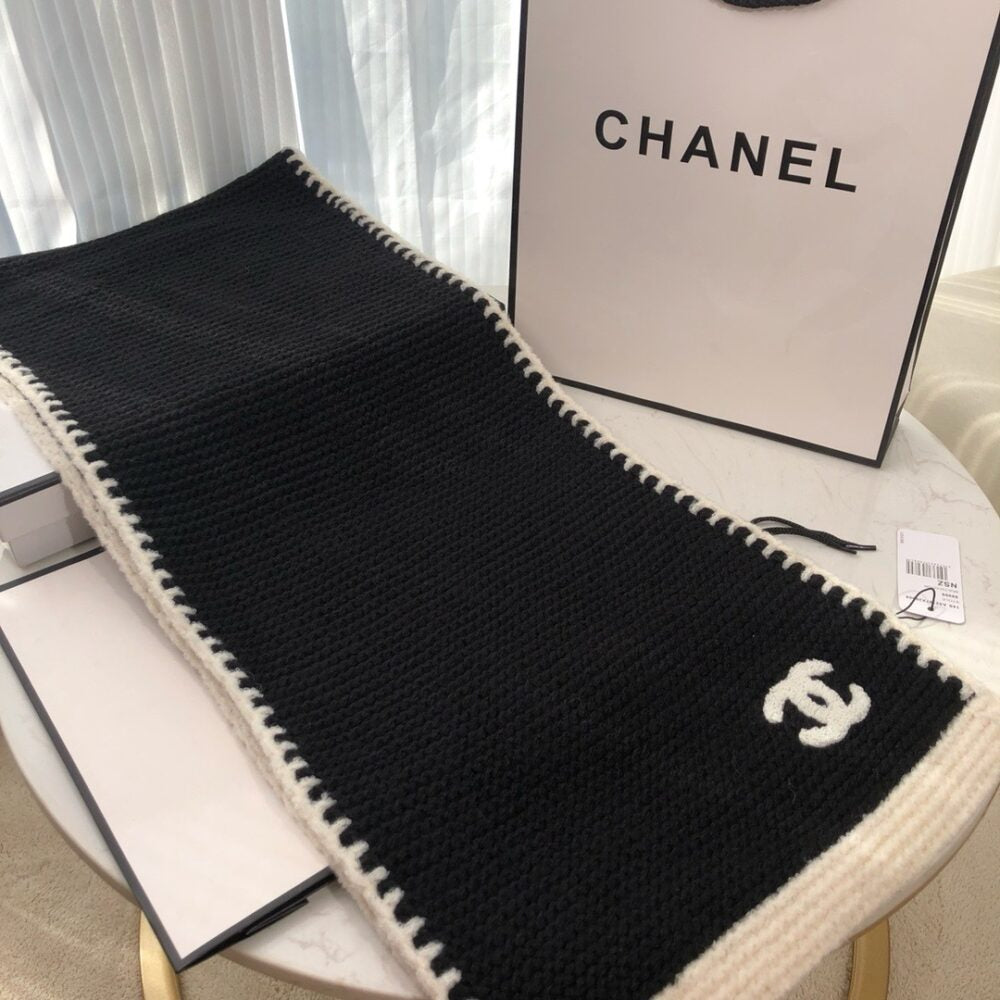 Chanel 23A Cashmere Scarf Black And White 170Cm