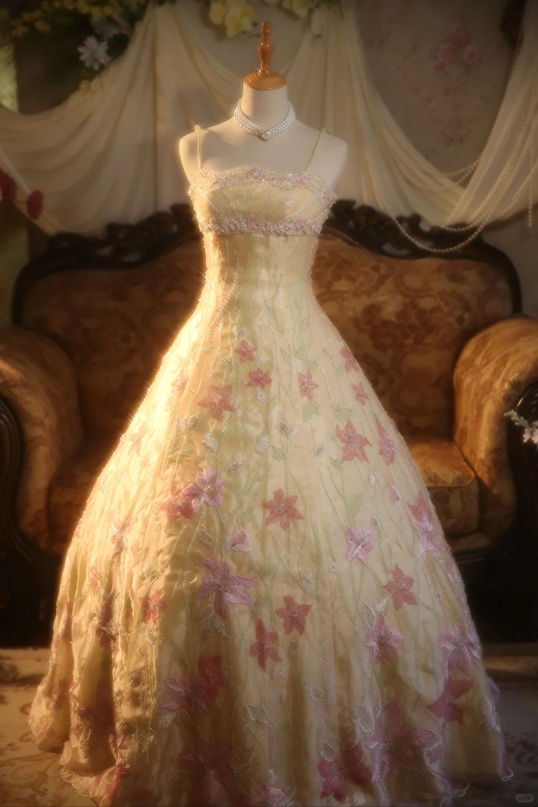 Vintage Pale Yellow Spaghetti Strap Floral Beaded Embroidered Sweet 15 Quinceanera Ball Gown TP5527