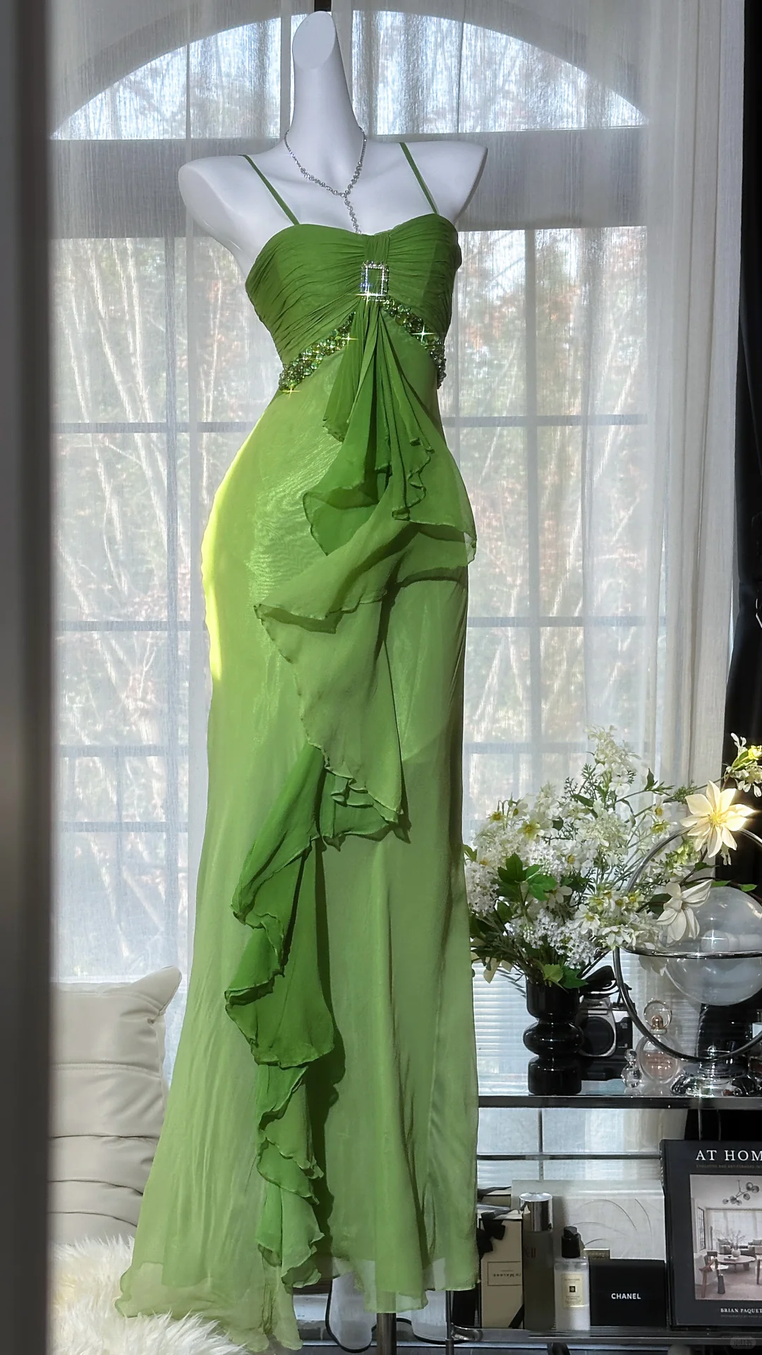 Vintage Emerald Green Spaghetti Strap Ruched Mermaid Prom Dress Beaded Ruffle Chiffon Evening Gown with High Slit TP5740