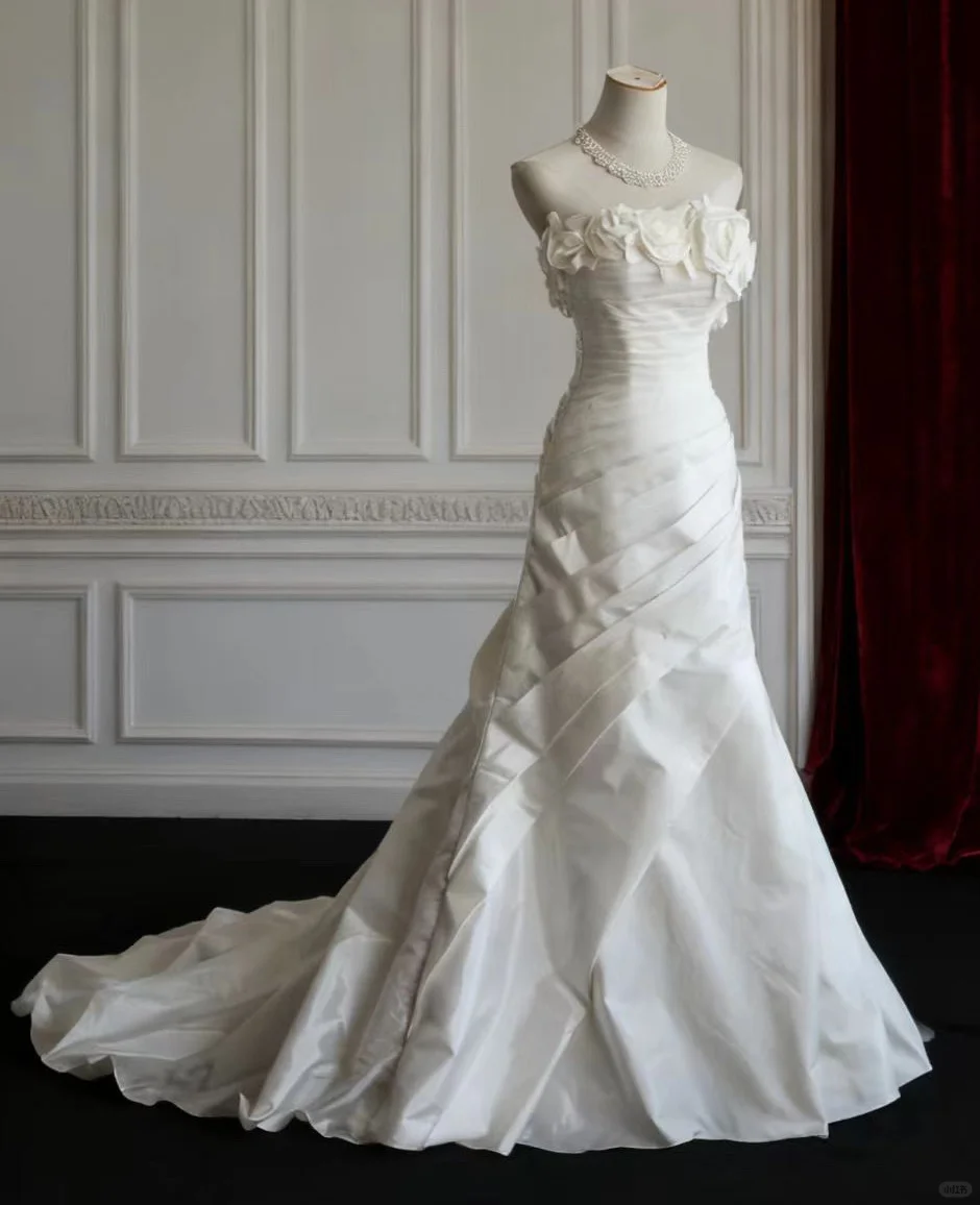 Romantic Strapless Mermaid Wedding Gown with 3D Floral Neckline TP5638