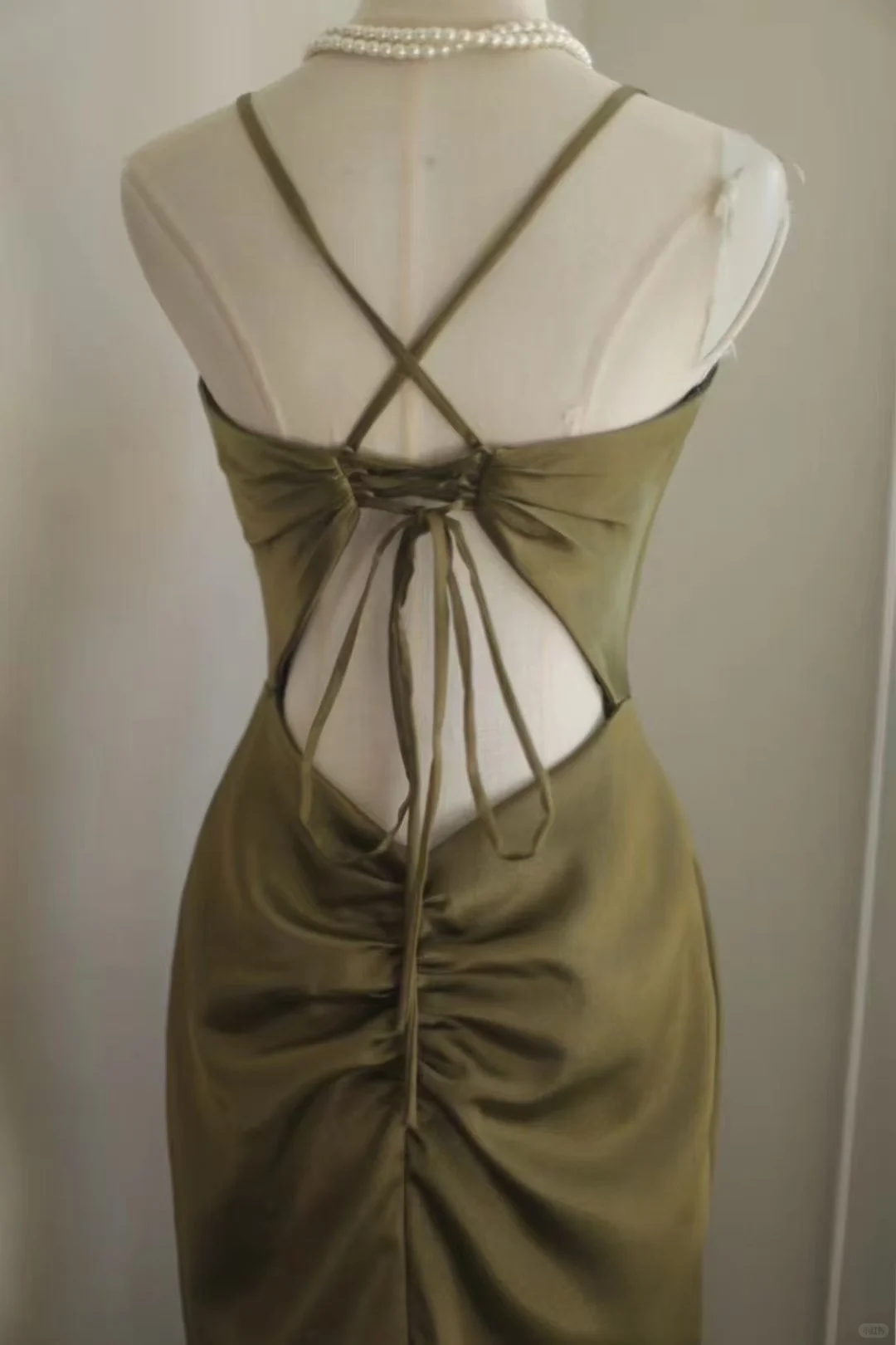 Elegant Olive Green Satin Mermaid Evening Gown Spaghetti Strap V-Neck Prom Dress TP5639