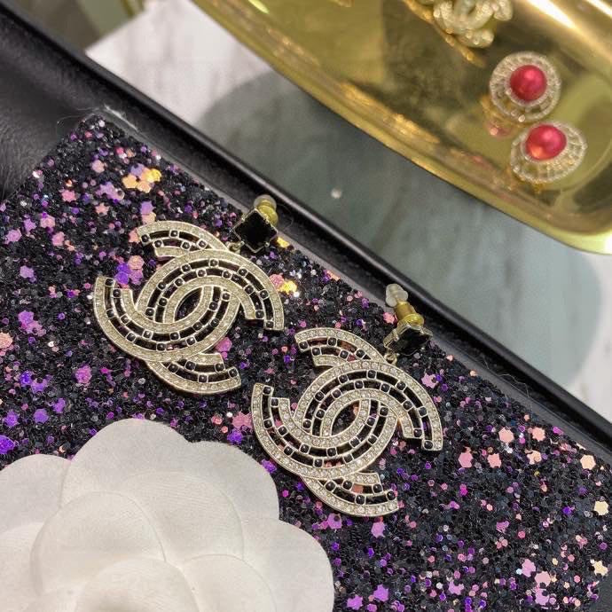 EN – Lux Earring Chanel 031