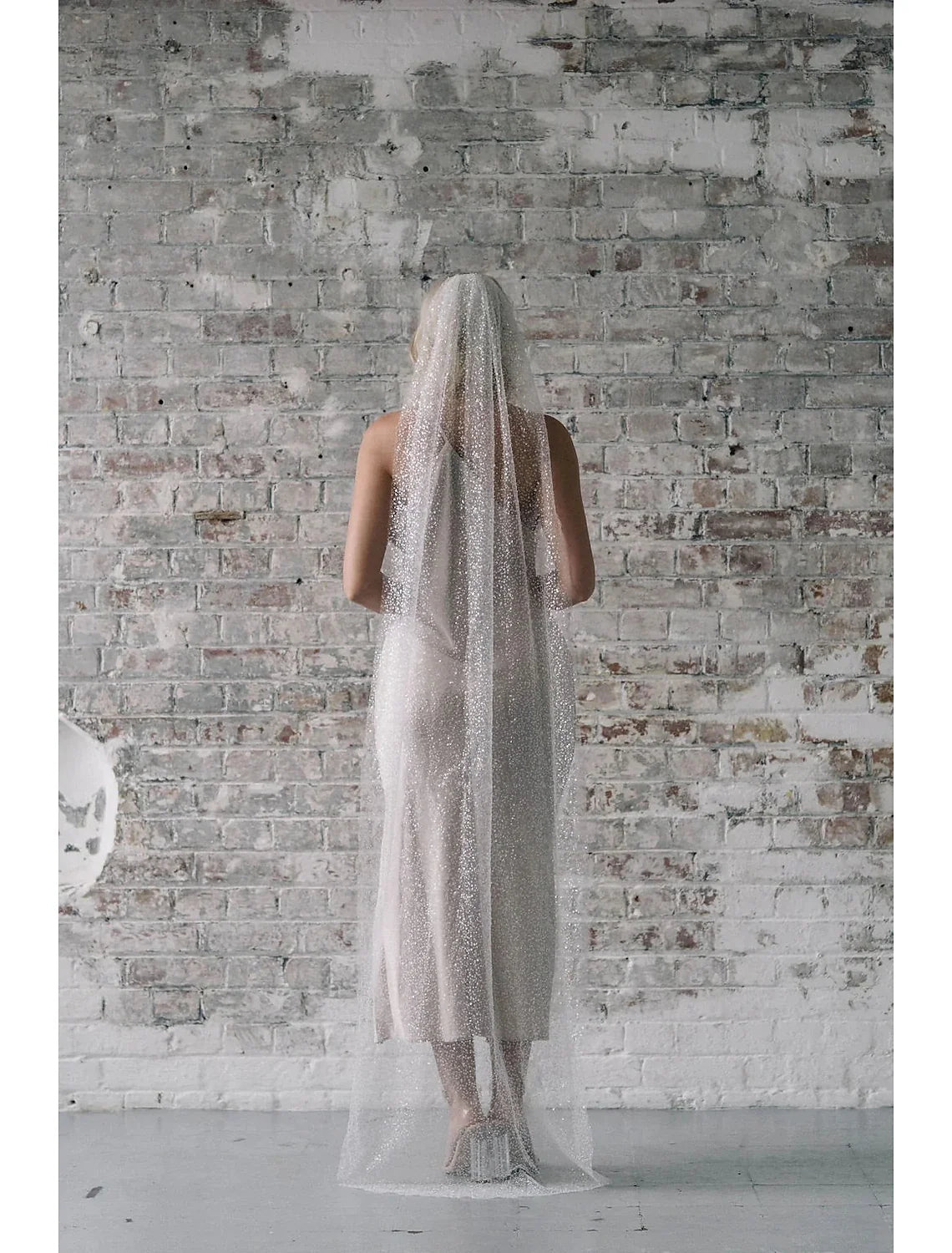 - Single layer minimalist/shiny wedding veil church veil with sequins 78.74 inches (200 cm) sheer dress, leaving a deep impression on 2026