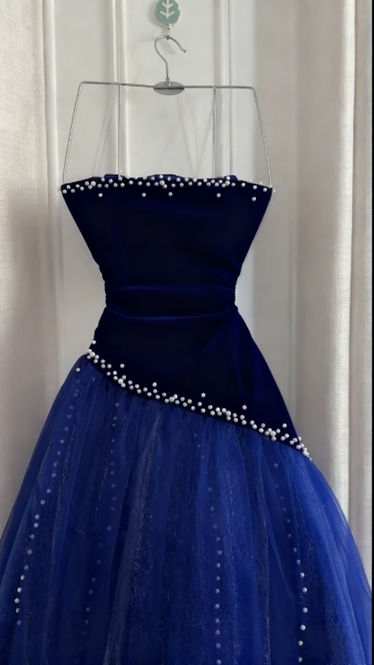 Sleeveless Burgundy Velvet & Tulle Gown | Luxury Elegant Pearl Trim Train Dress for Gala Ball gh6471