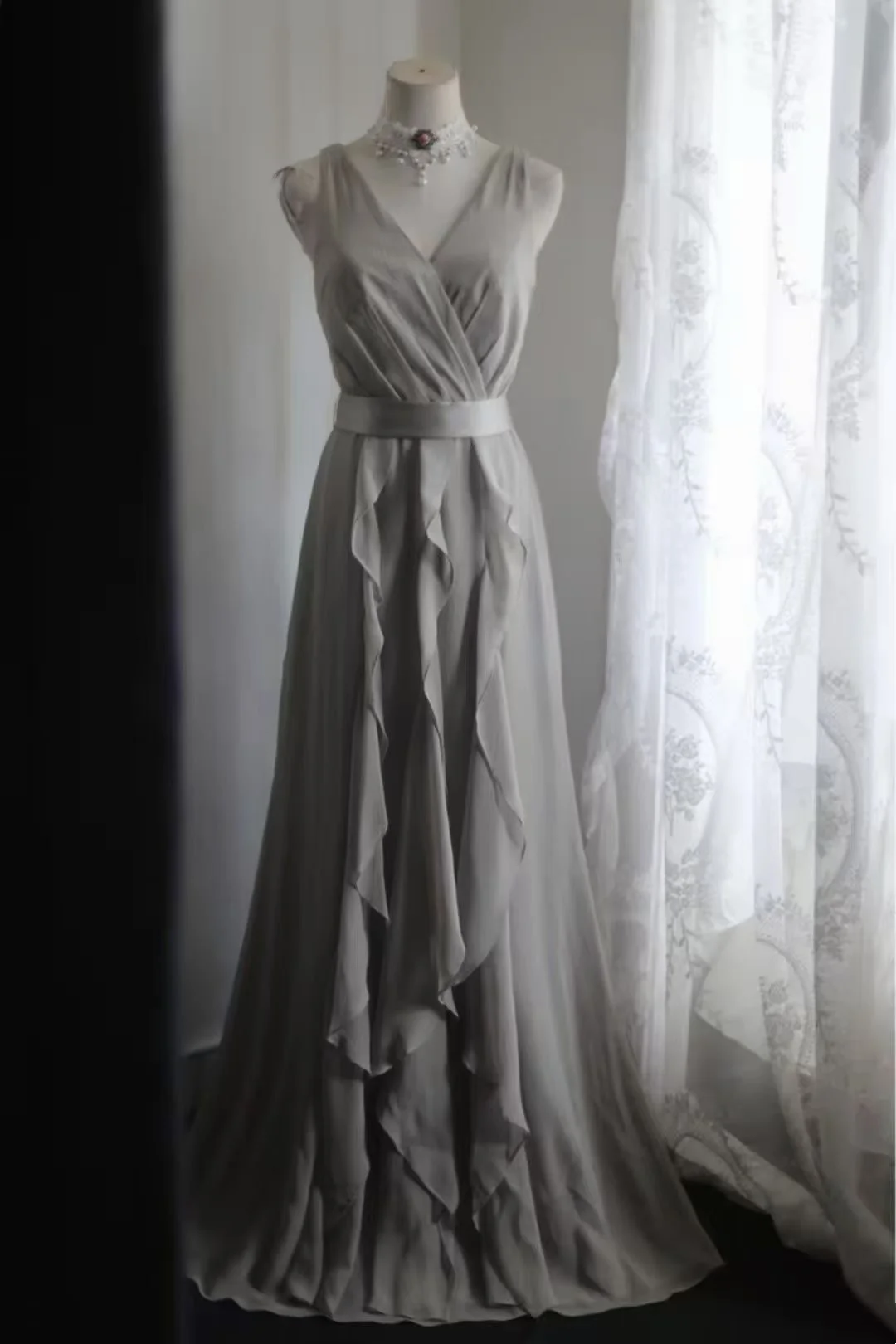 Grey sleeveless fitted waist slim-fit retro-style ball gown, evening ball dress gh7123