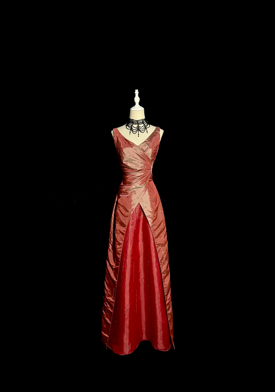 Red halter-neck retro-style fitted long elegant ball gown R8101