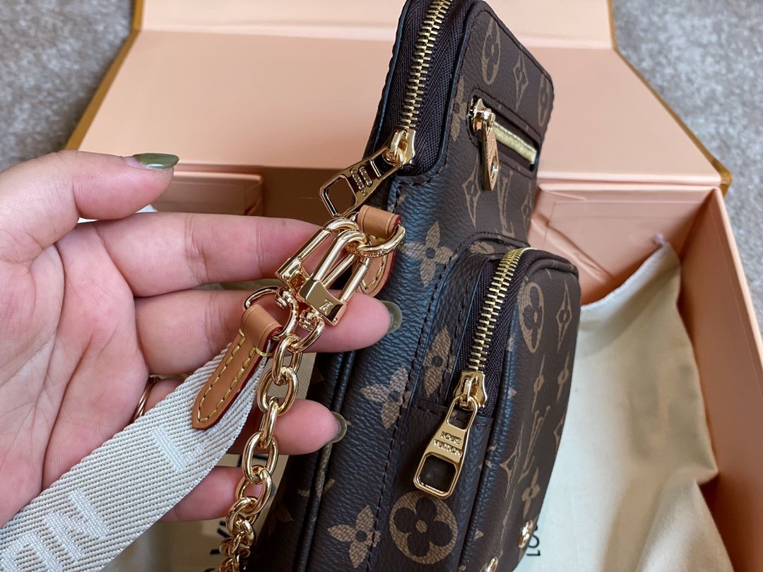 LOUIS VUITTON  Monogram Utility Phone Sleeve