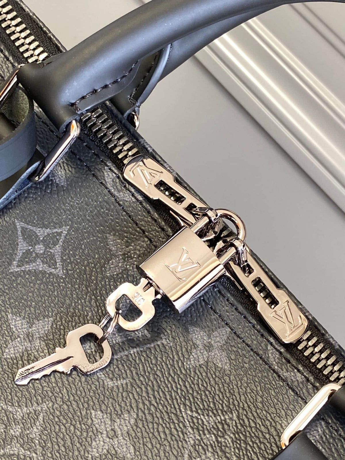 SUMMER SET: LOUIS VUITTON KEEPALL BANDOULIÈRE 50 MONOGRAM ECLIPSE &amp; LONG WALLET MONOGRAM ECLIPSE TRUNK ZIPPY BLACK 19CM