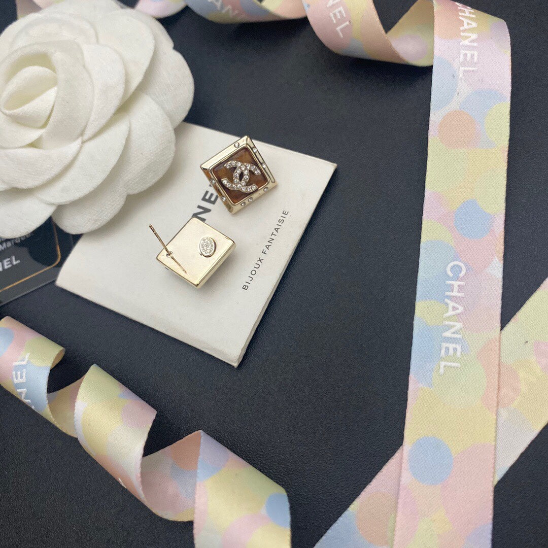 EN – Lux Earring Chanel 025
