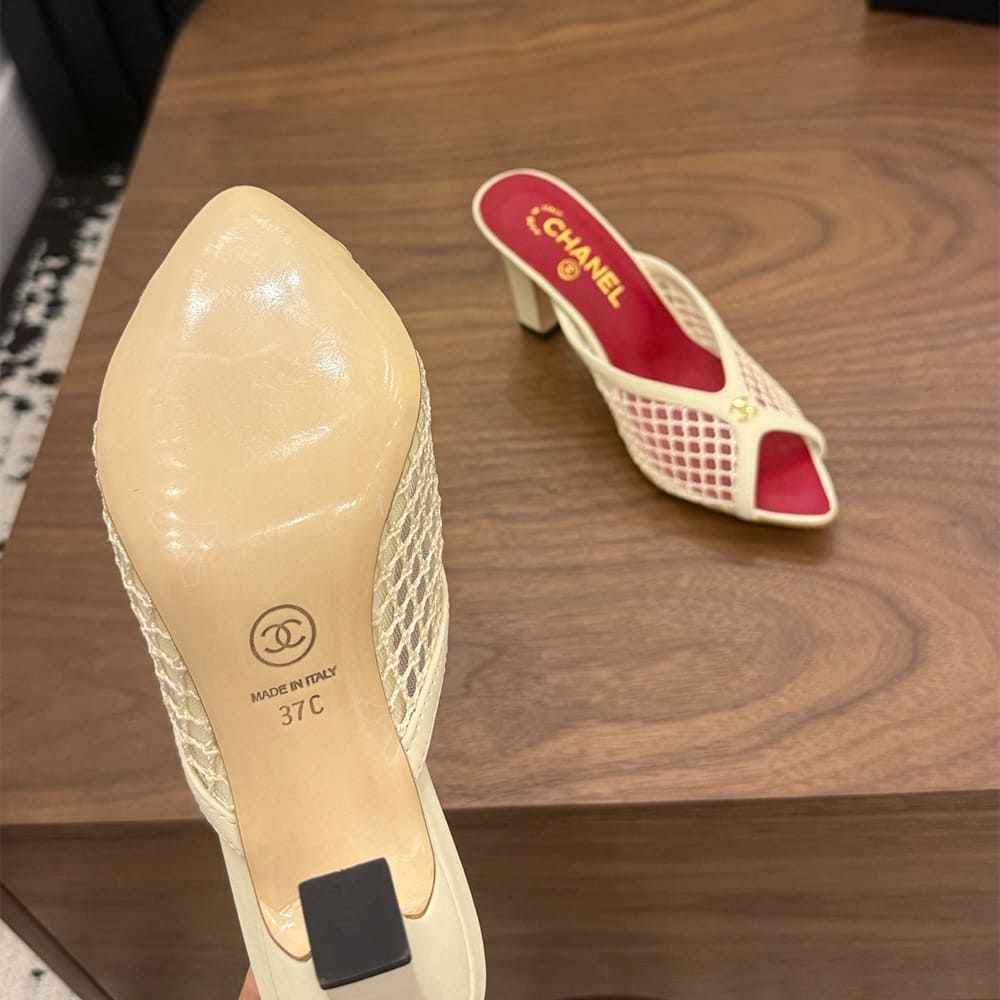 CHANEL Mules 172745