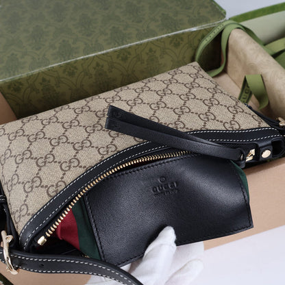 Gucci GG Emblem small shoulder bag