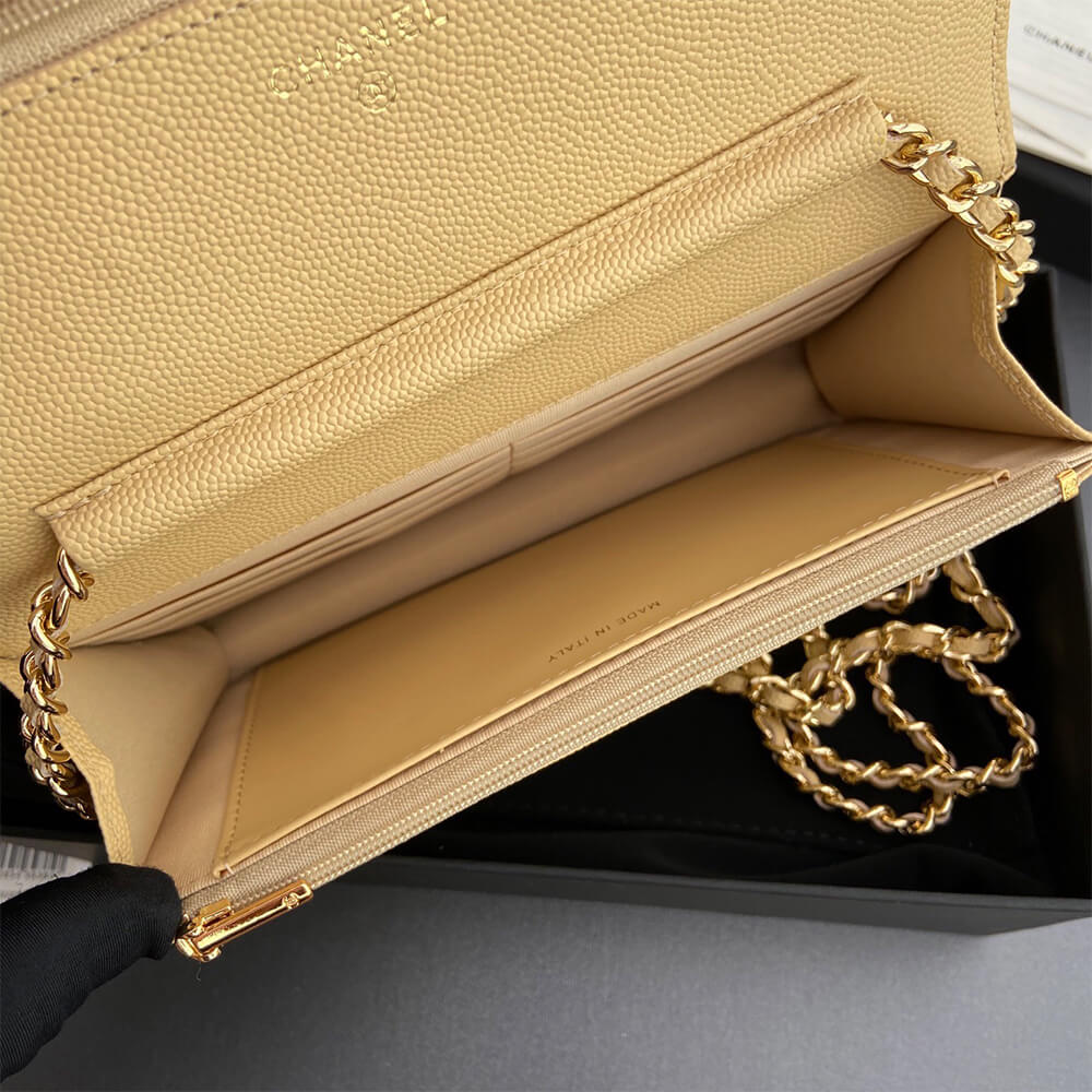 CHANEL Classic Wallet On Chain