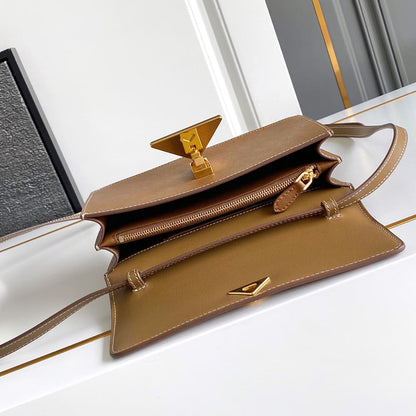 Prada Mini Saffiano leather bag(HIGH-END GRADE)