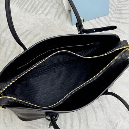 Prada Large leather tote bag(HIGH-END GRADE)