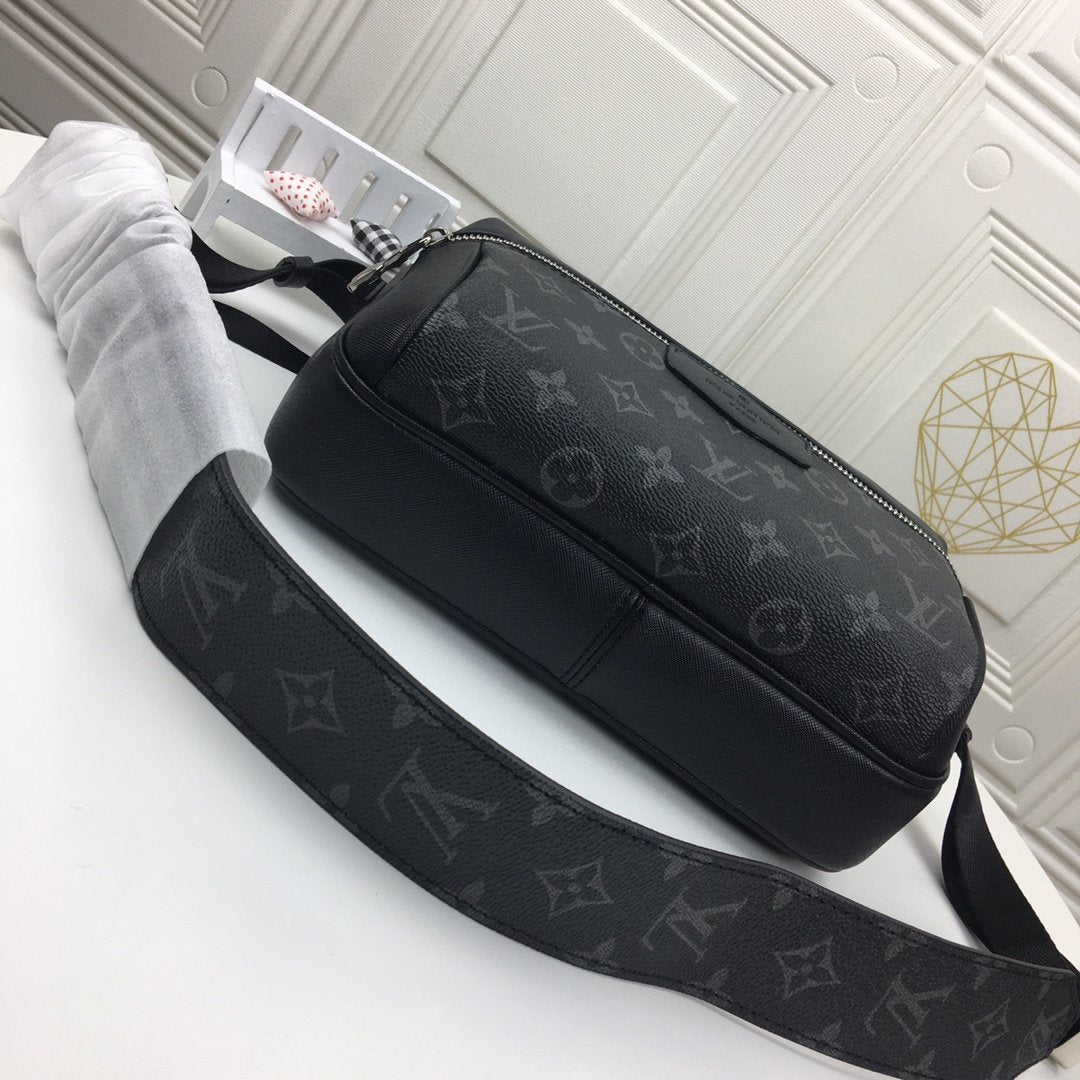 Louis Vuitton M30233 Outdoor
