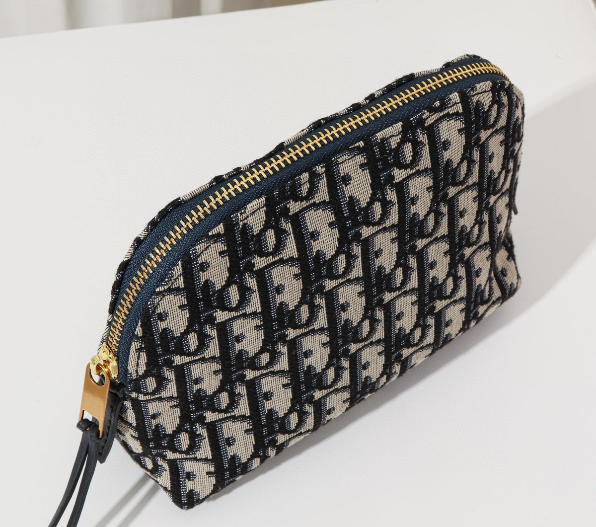 Dior 30 Montaigne Beauty Pouch