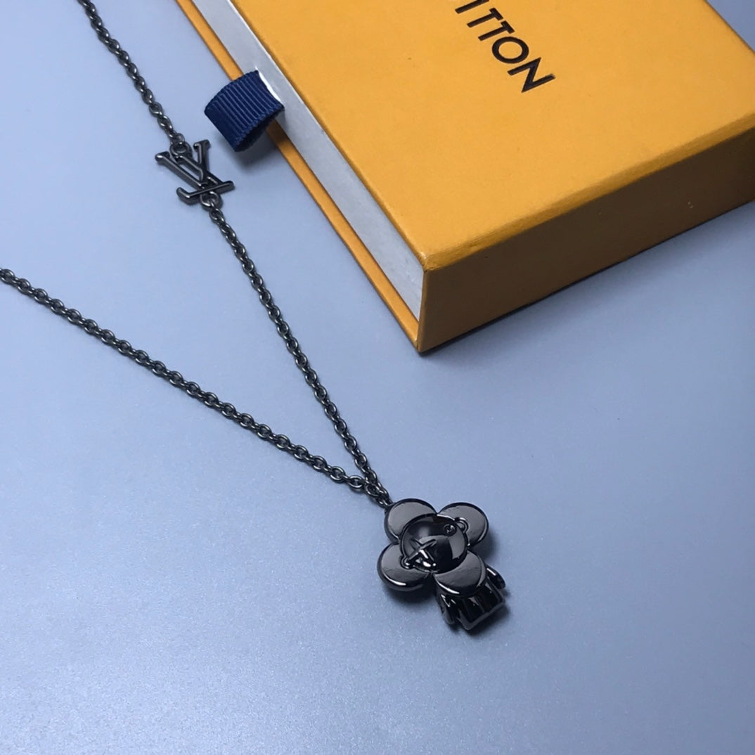 EN – Lux LV Necklaces 047