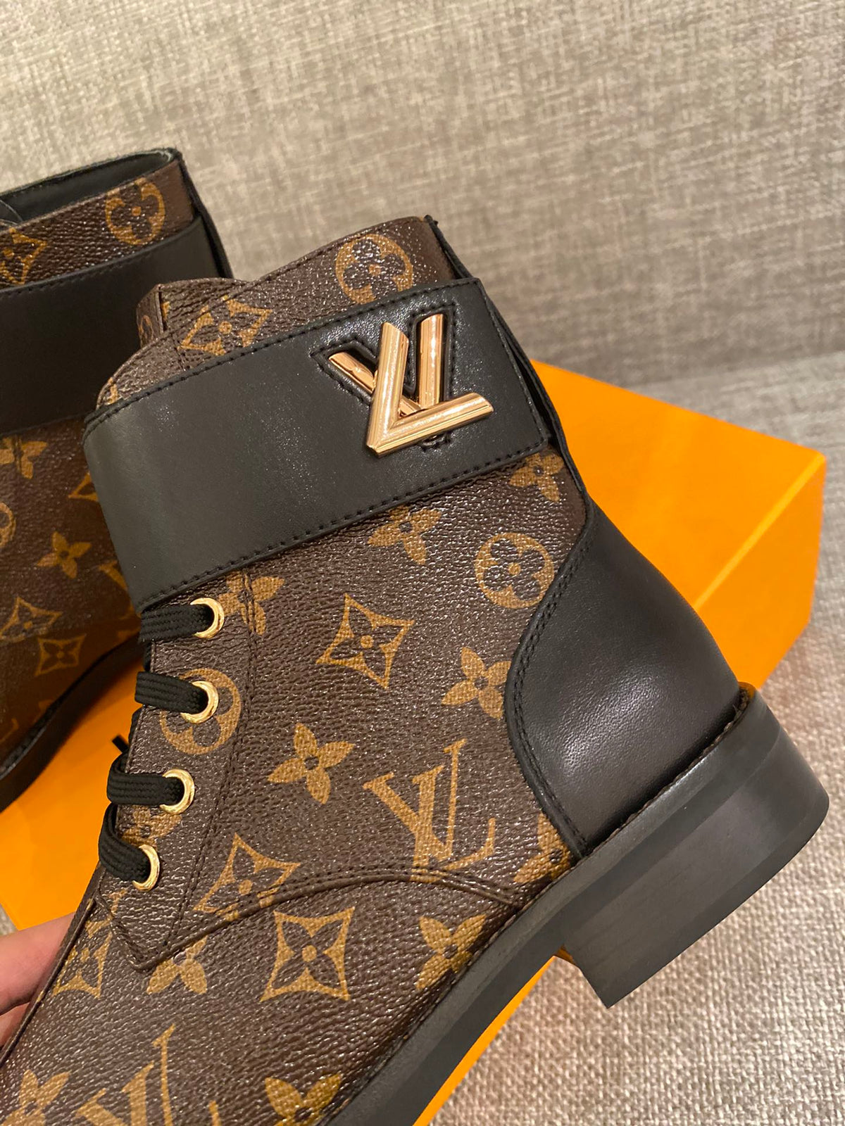 Premium LUV BOOTS 051