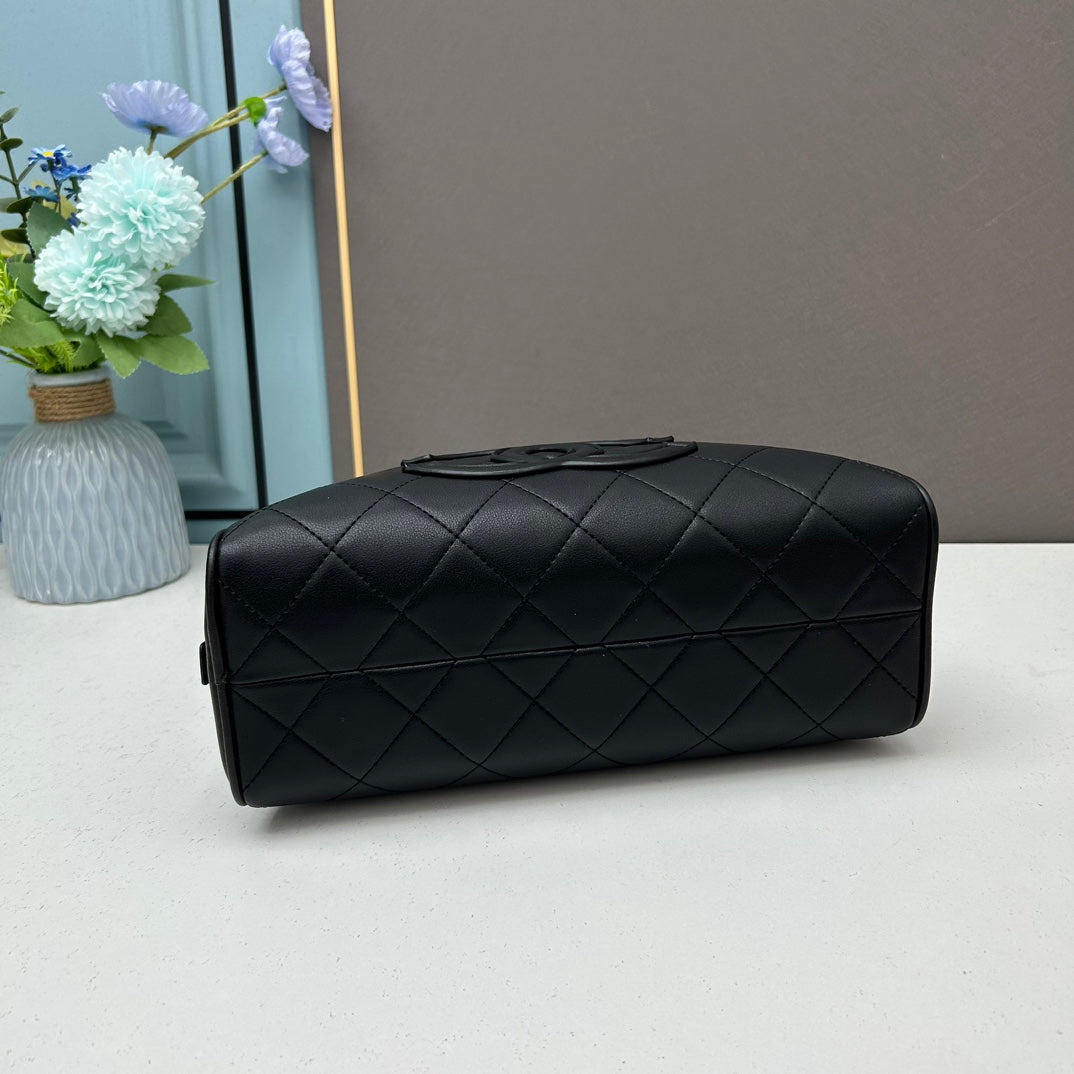CHANEL Pre-Owned 2003-2004 mini diamond-quilted CC-appliqué Boston handbag