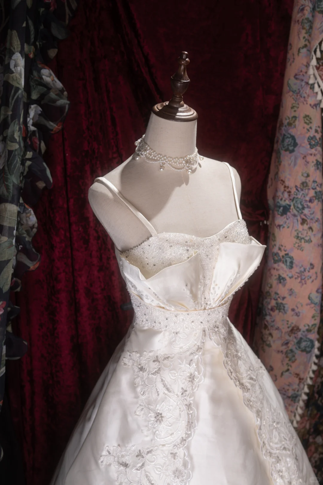 Vintage Ivory Satin Spaghetti Strap Wedding Dress Lace Trim Beaded A-Line Bridal Gown TP5789
