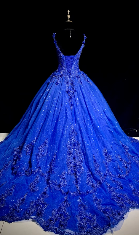 Blue halter-neck fitted dress with a full skirt, elegant princess ball gown R8676