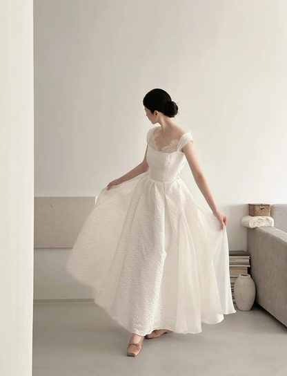 White spaghetti strap, waist-cinched, slim-fit, full-skirt prom dress, wedding dress R7959
