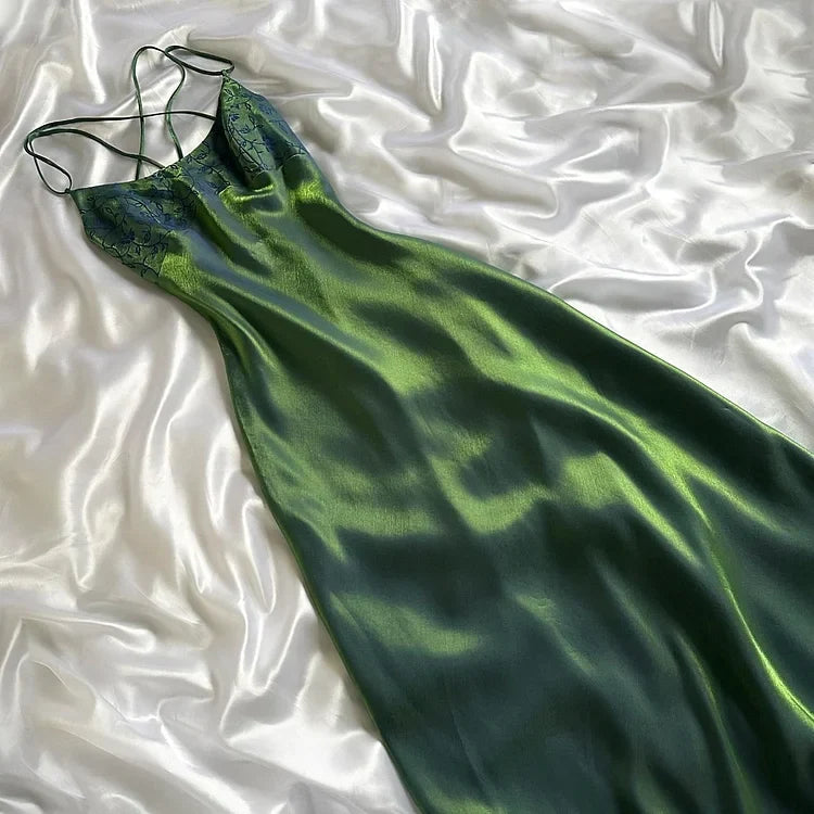 🔮✨Iridescent deep purple and blue glossy sparkly stunning stunning unique stylish beautiful elegant delicate floral long satin ball gown evening dress birthday party dress prom dress gh3917